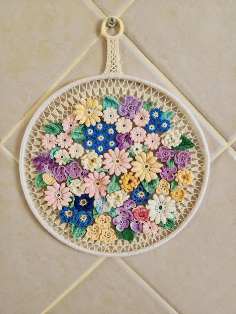 Broderie pe pânză cu motive tradiționale